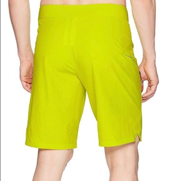 Under Armour‎ Board Shorts Swimwear Water-Resistant - Picture 2 of 8